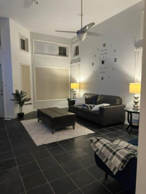 Luxury Spacious 5-Bedroom Home